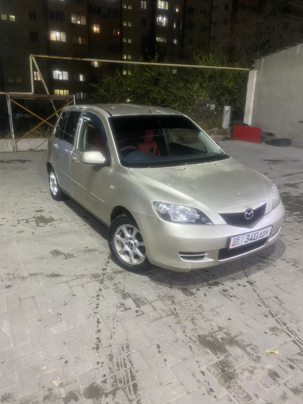 Mazda Demio: 2003 г., 1.3 л, Автомат, Бензин, Хэтчбэк: фото 3
