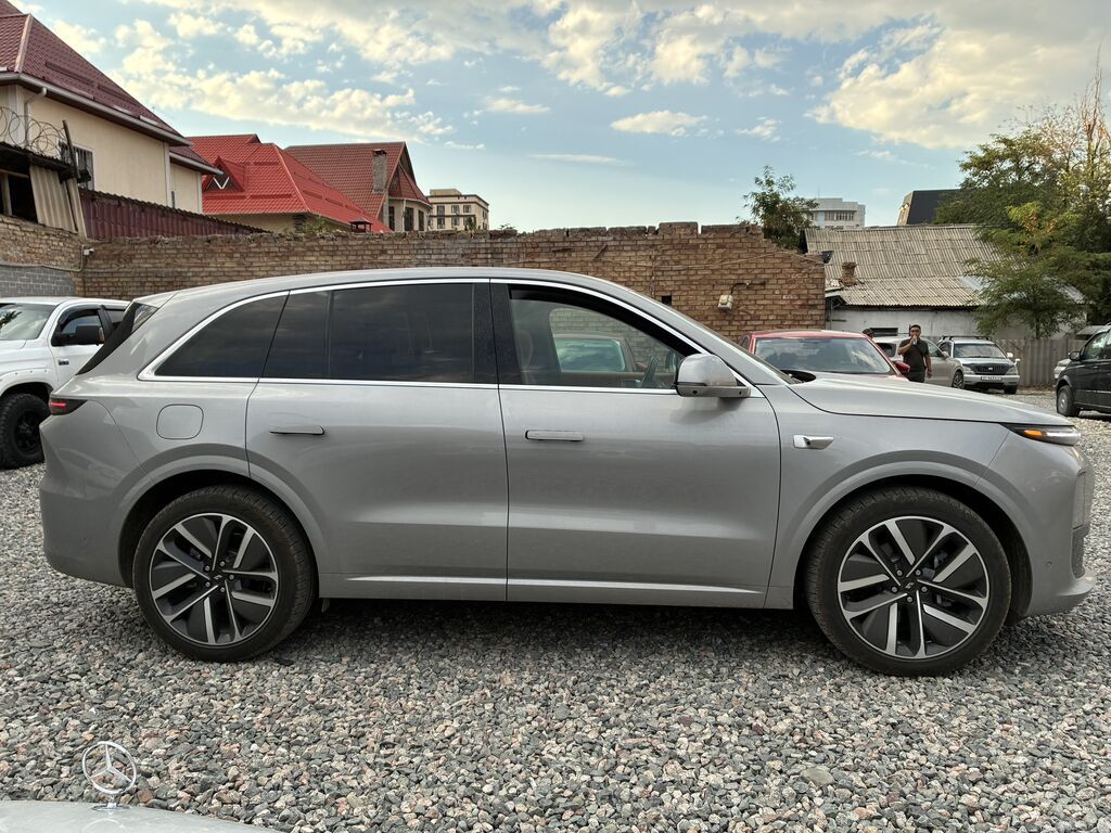 Lixiang L6: 2024 г., 1.5 л, Автомат, Гибрид, Кроссовер: фото 4