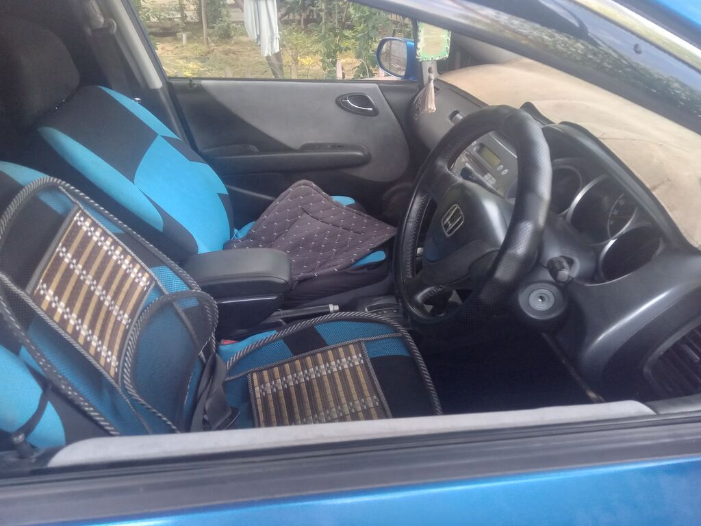 Honda Fit: 2003 г., 1.5 л, Вариатор, Бензин, Хэтчбэк: фото 5