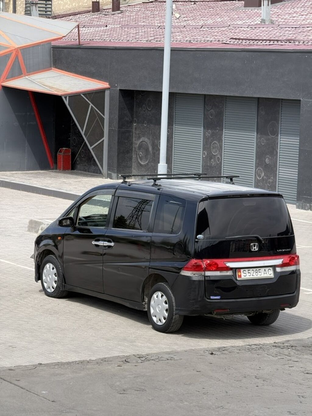 Honda Stepwgn: 2005 г., 2 л, Автомат, Бензин, Минивэн: фото 3