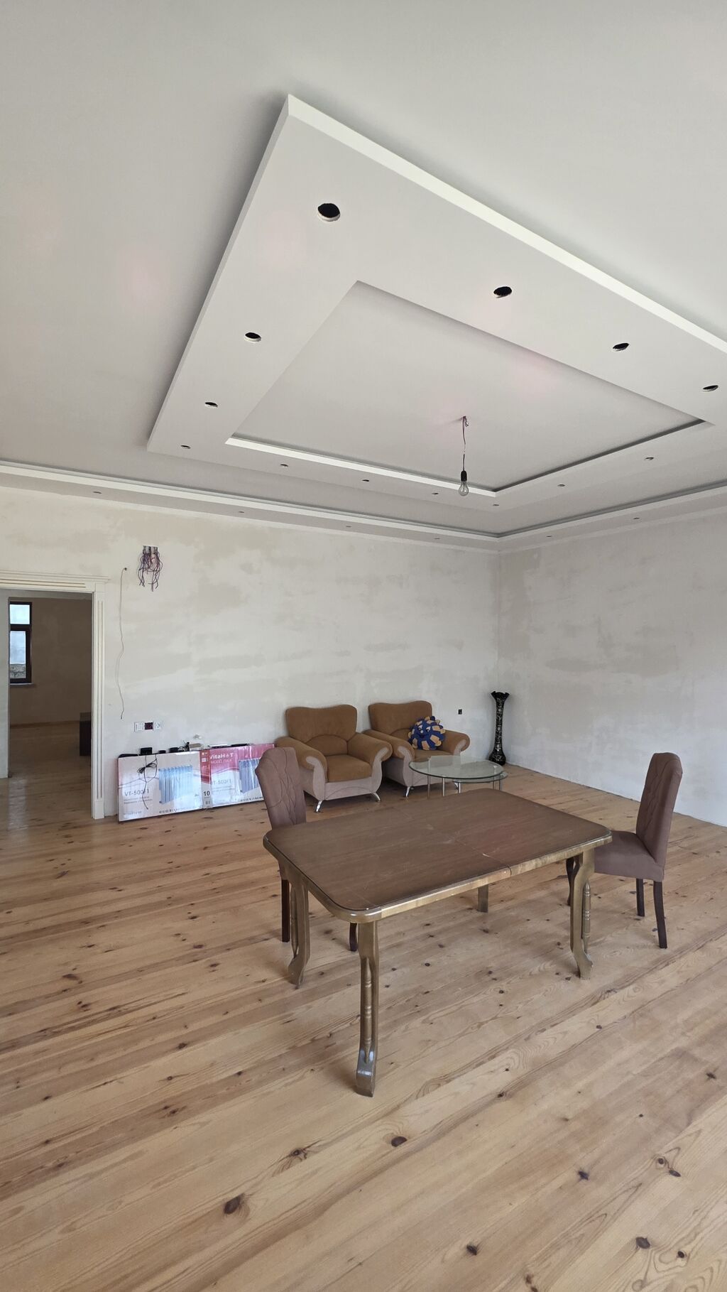 5 otaqlı, 145 kv. m, Təmirsiz