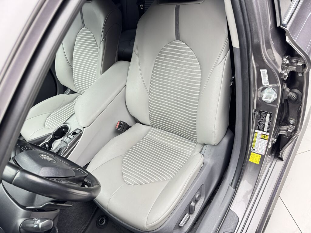 Toyota Camry: 2021 г., 2.5 л, Вариатор, Гибрид, Седан: фото 8