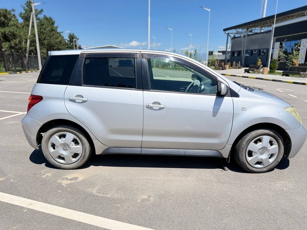 Toyota Ist: 2004 г., 1.3 л, Автомат, Бензин, Хэтчбэк: фото 5