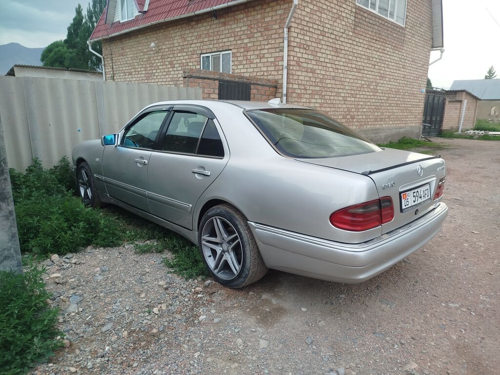 Mercedes-Benz E-Class: 1995 г., 3.2 л, Автомат, Бензин, Седан — фото 2