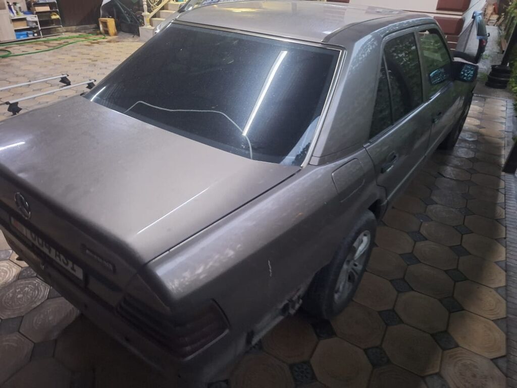 Mercedes-Benz W124: 1990 г., Механика, Бензин, Седан — фото 8