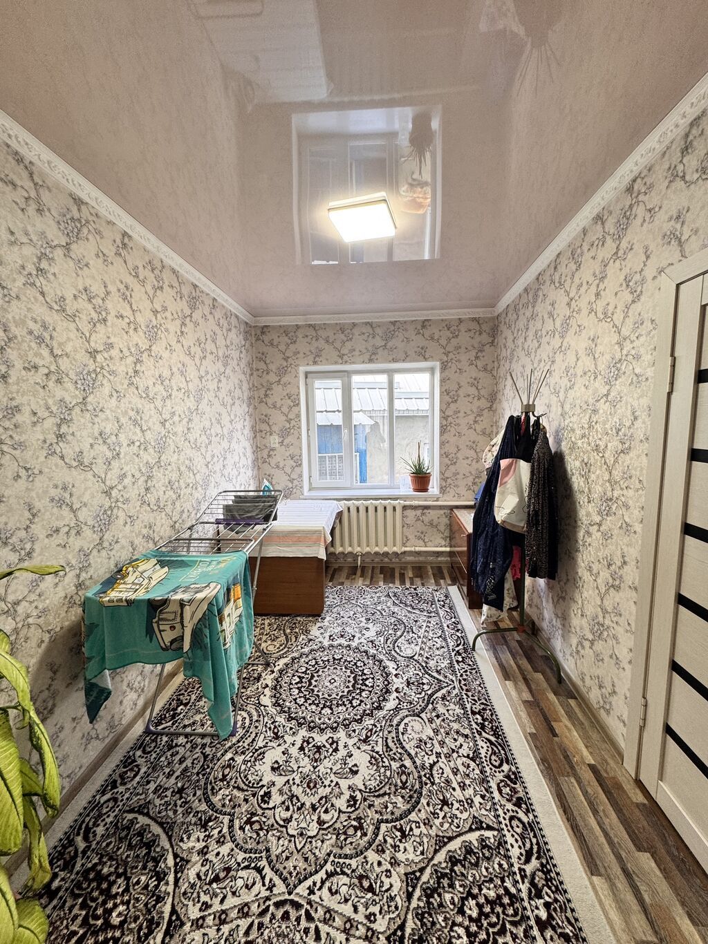 Продаю дом в Токмоке 5.5 сотки Общая площадь 99 кв м 5 комнат кухня: фото 3