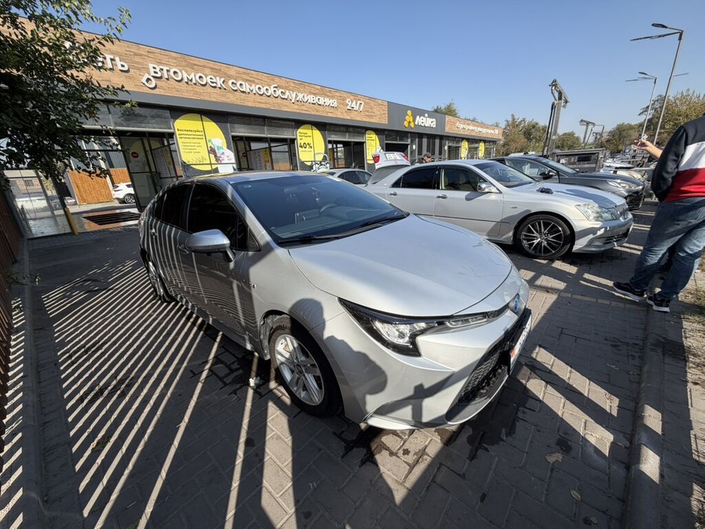 Toyota Levin: 2020 г., 1.8 л, Вариатор, Гибрид, Седан: фото 2