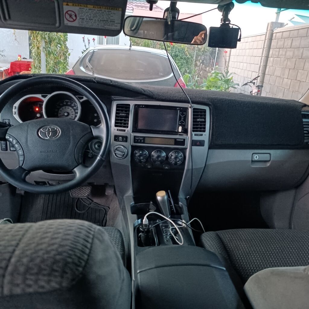 Toyota 4Runner: 2003 г., 4 л, Автомат, Бензин, Внедорожник: фото 2