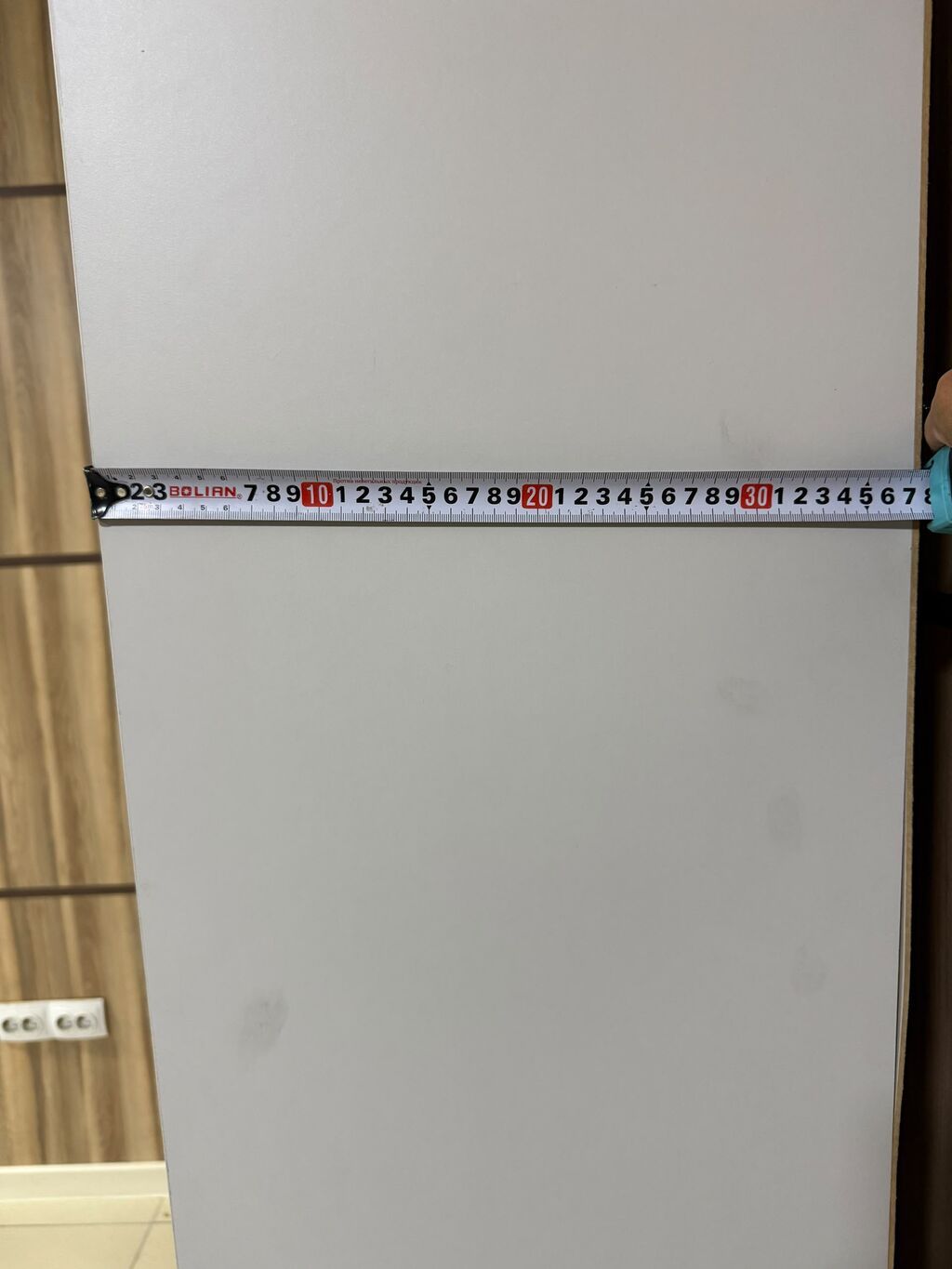 Высокий шкаф-витрина из ЛДСП белого цвета. СРОЧНАЯ ЦЕНА Высота 194 см: фото 6
