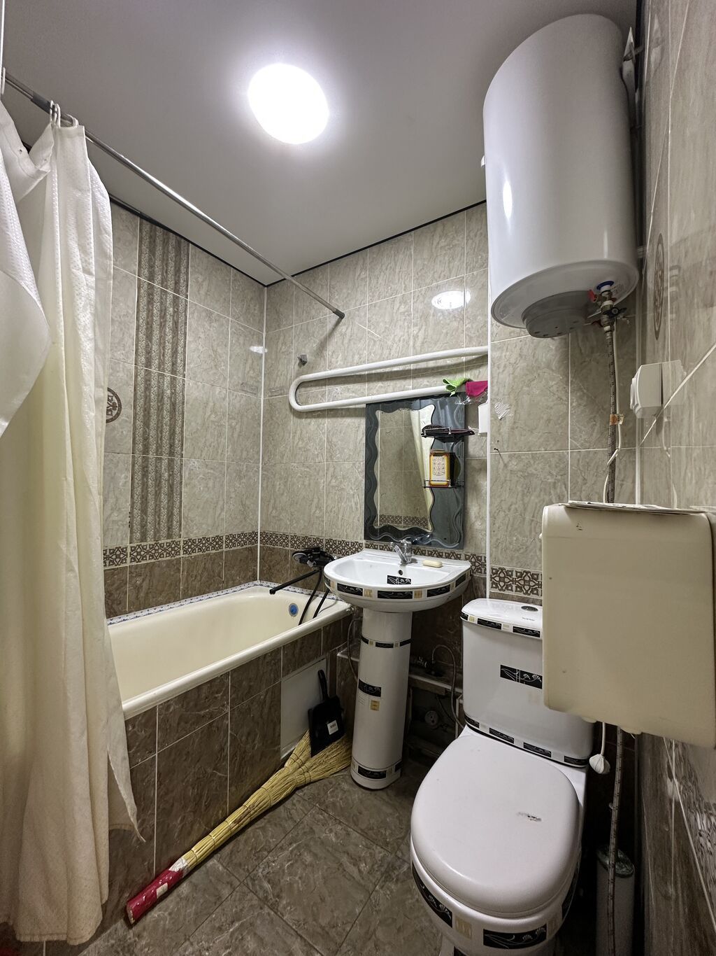 3 комнаты, 58 м², Юг-2 мкр 104 серия, 4 этаж, Евроремонт: фото 8