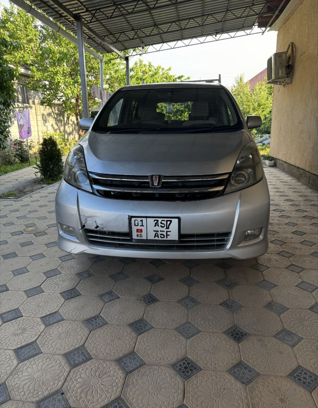 Toyota Isis
