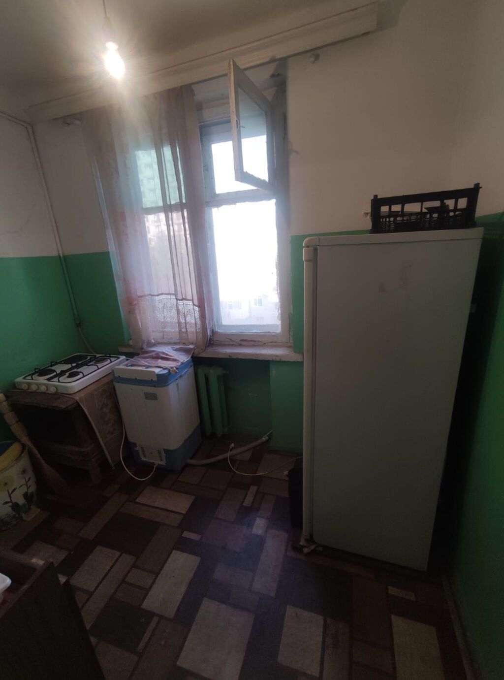 Tələbə oglanlar ücün 3 nəfərlik bina evi Yasamal rayonu Hüseyn Cavid