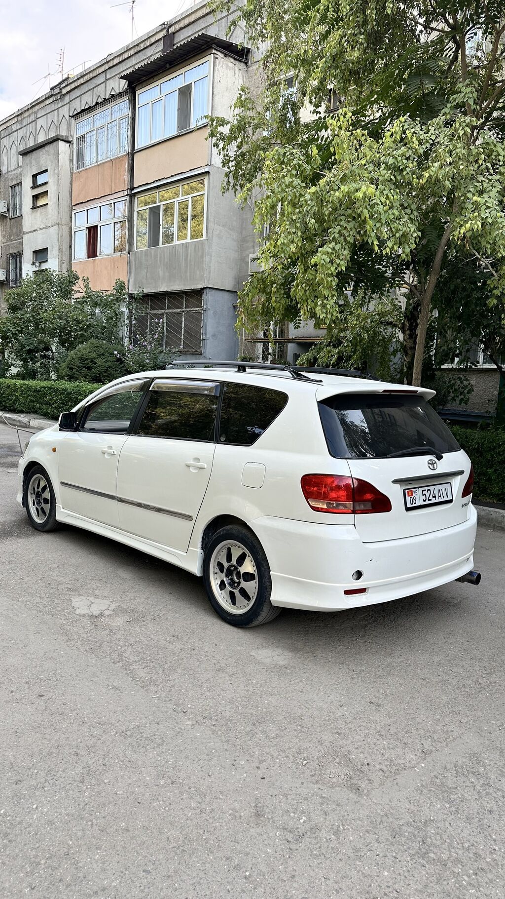 Toyota Ipsum: 2001 г., 2.4 л, Автомат, Газ, Минивэн: фото 3
