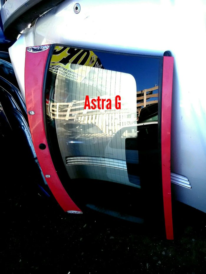 Ehtiyat hissələri və aksessuarlar: Opel Astra G Xetçbek Arxa Baqaj Şüşəsi - lalafo.az Bakı şəhərində Opel Astra G Xetçbek Arxa Baqaj Şüşəsi