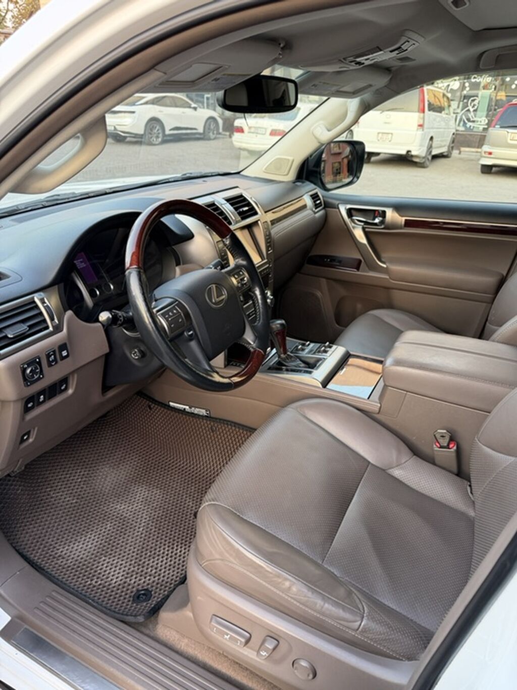 Lexus GX: 2014 г., 4.6 л, Автомат, Бензин, Внедорожник: фото 8