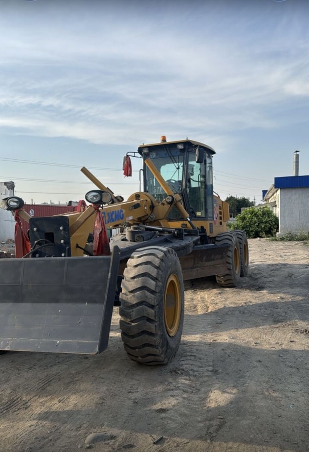 Автогрейдер XCMG GR215 - шарнирно-сочленённая рама - Центральный: фото 2