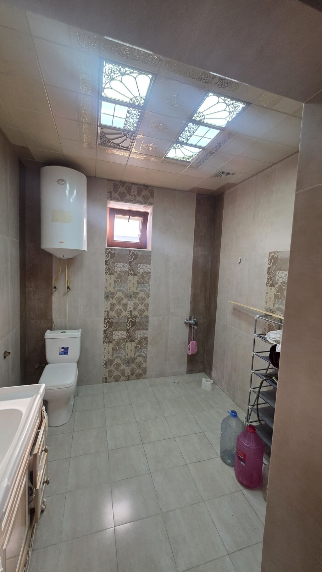 5 otaqlı, 145 kv. m, Təmirsiz