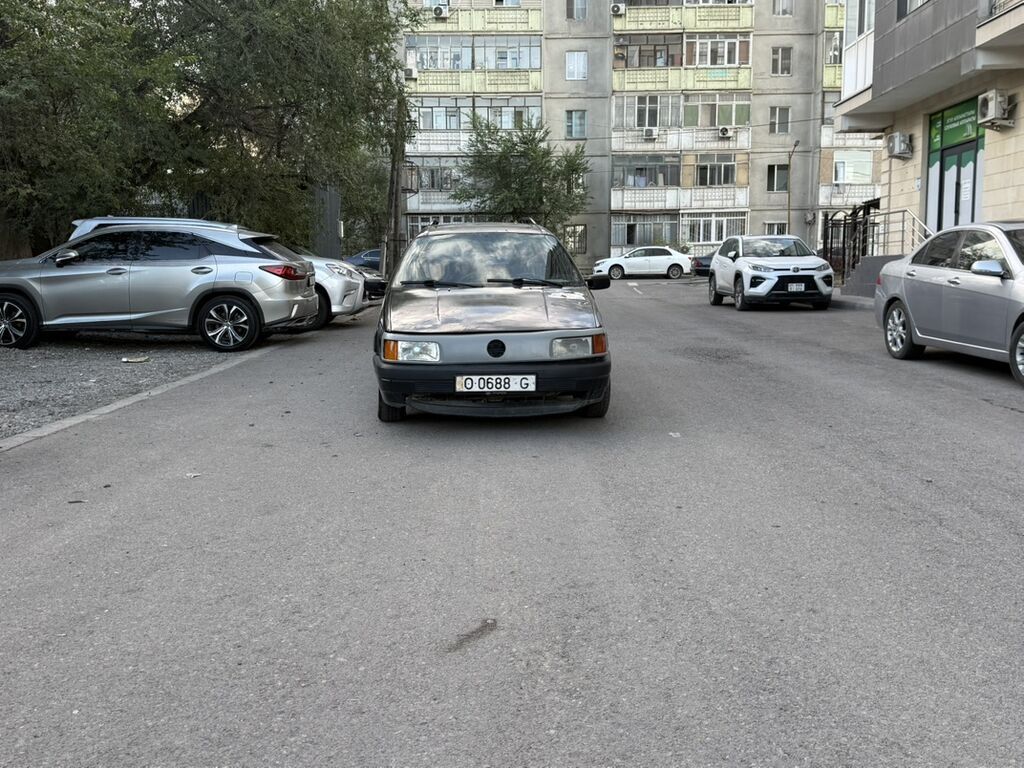 Volkswagen Passat Variant: 1991 г., 1.8 л, Механика, Бензин, Универсал: фото 5