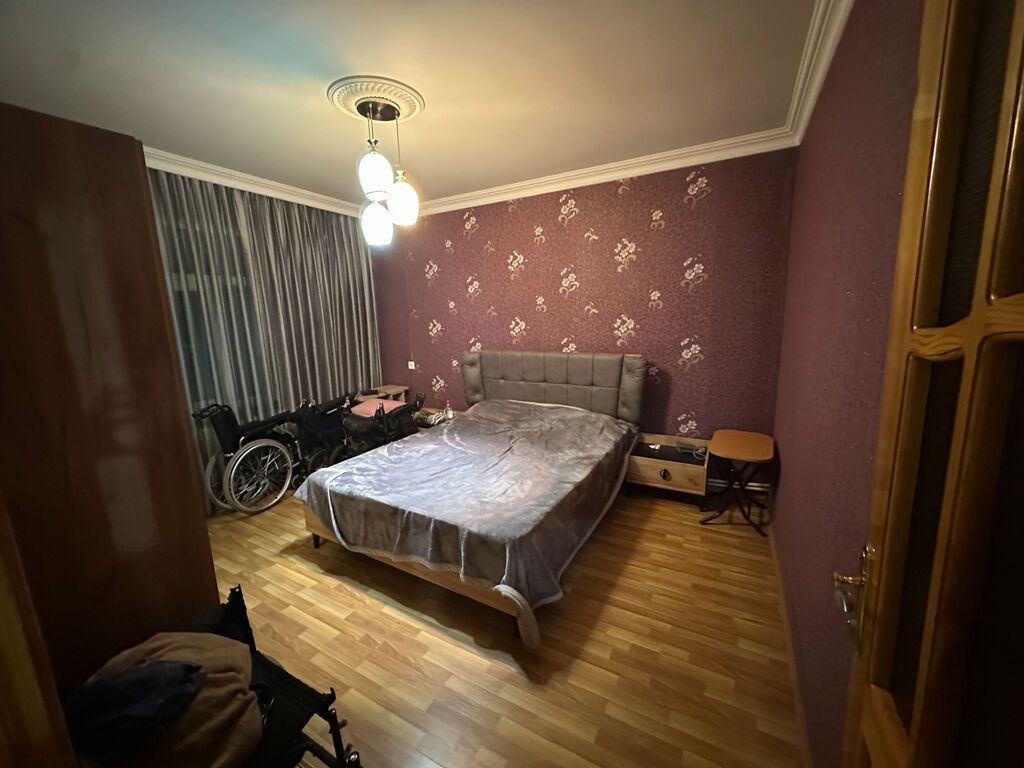 Bakı, 3 otaqlı, Köhnə tikili, 75 kv. m