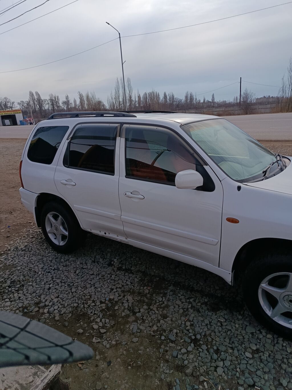 Mazda Tribute: 2000 г., 0.2 л, Автомат, Бензин, Кроссовер: фото 1