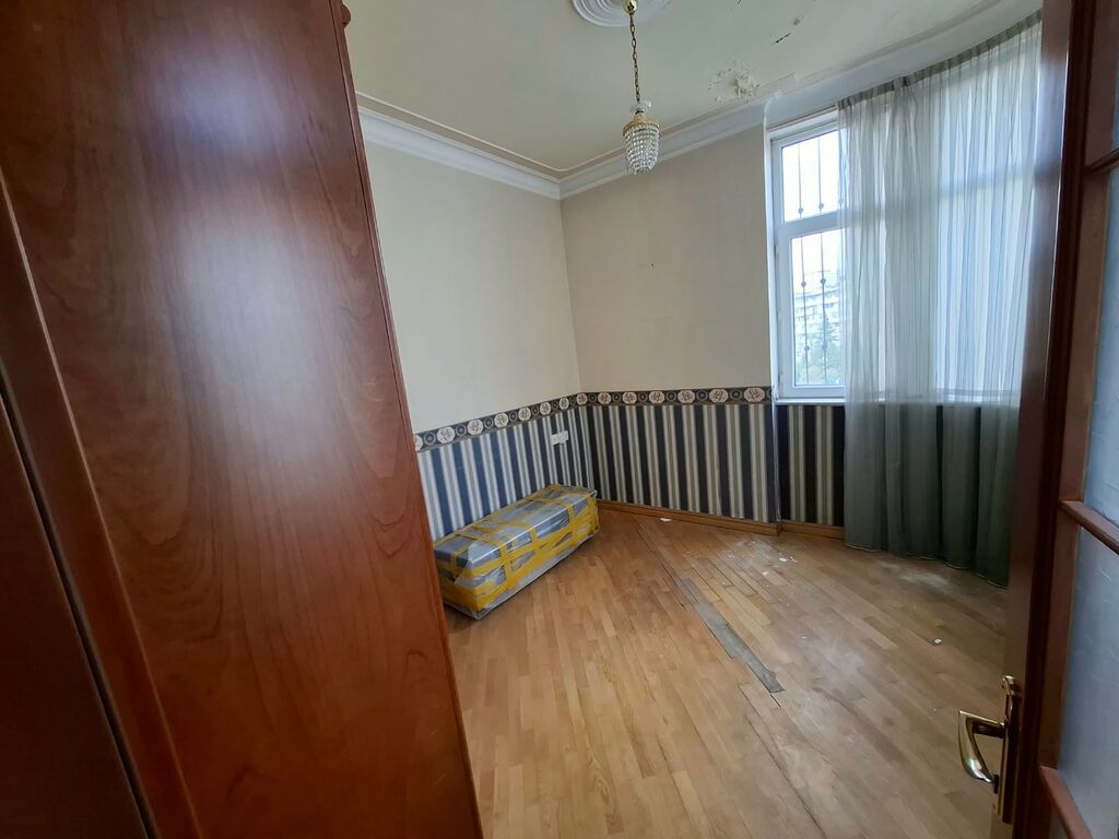 5 otaqlı, Yeni tikili, 166 kv. m