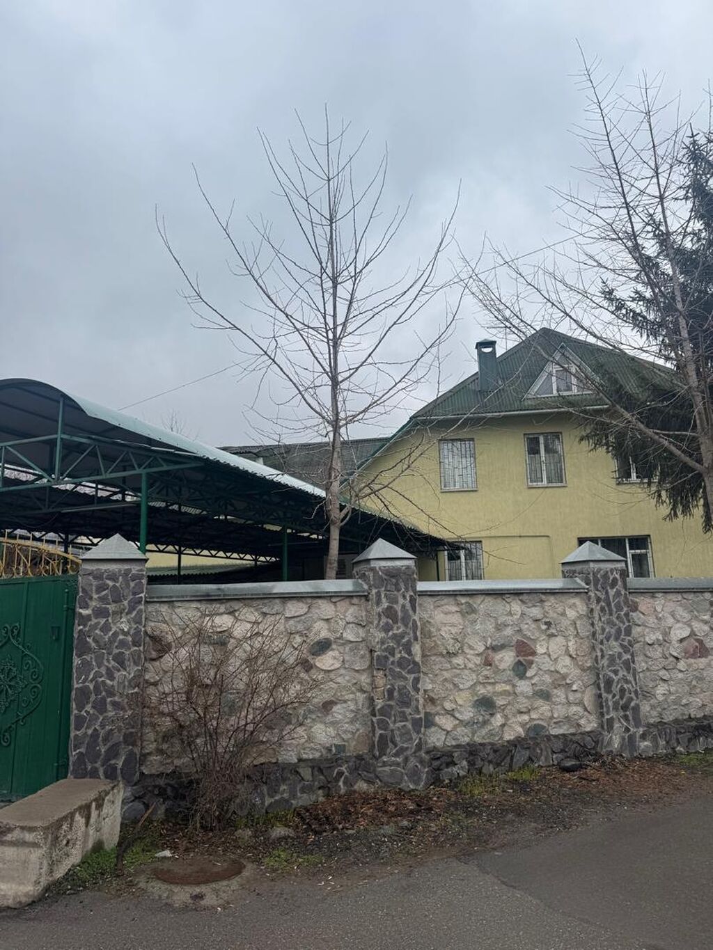 Продаётся большой частный дом с участком. Основные характеристики: -: фото 1