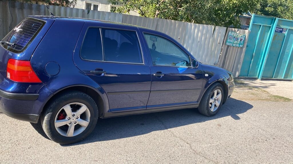Volkswagen Golf: 1999 г., 1.6 л, Механика, Газ, Хэтчбэк: фото 2