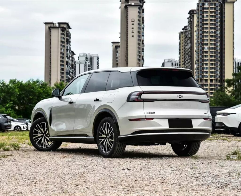 Changan : 2025 г., 1.5 л, Автомат, Гибрид, Внедорожник: фото 8
