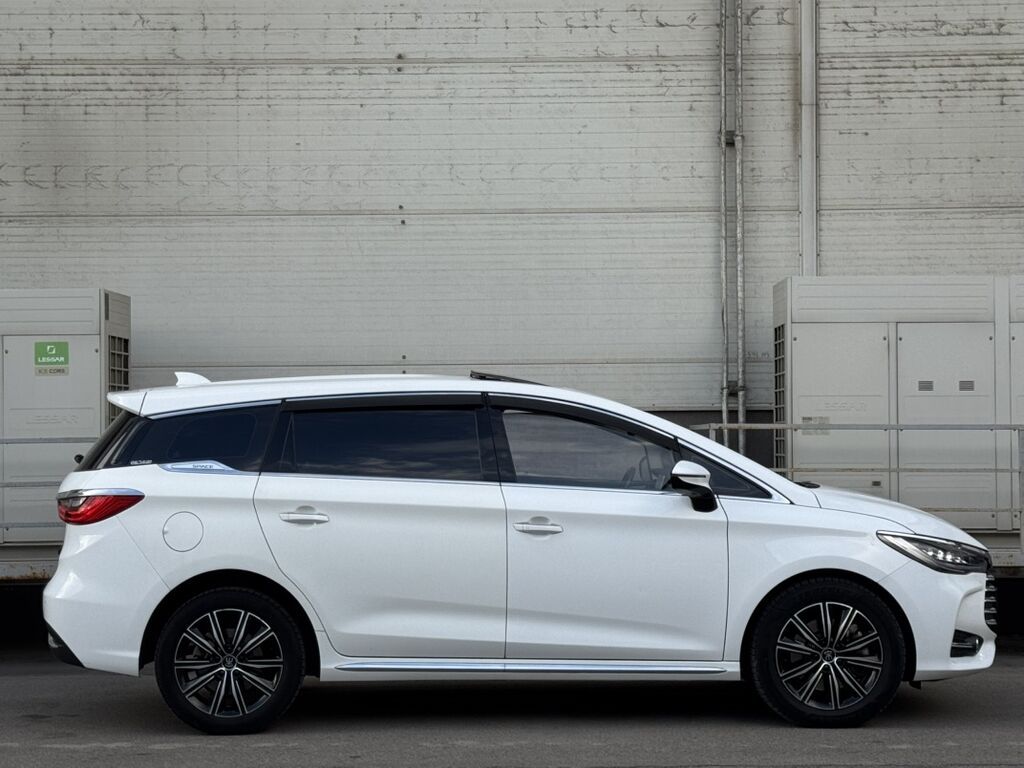 BYD Song Max: 2020 г., 1.5 л, Автомат, Гибрид, Минивэн: фото 3