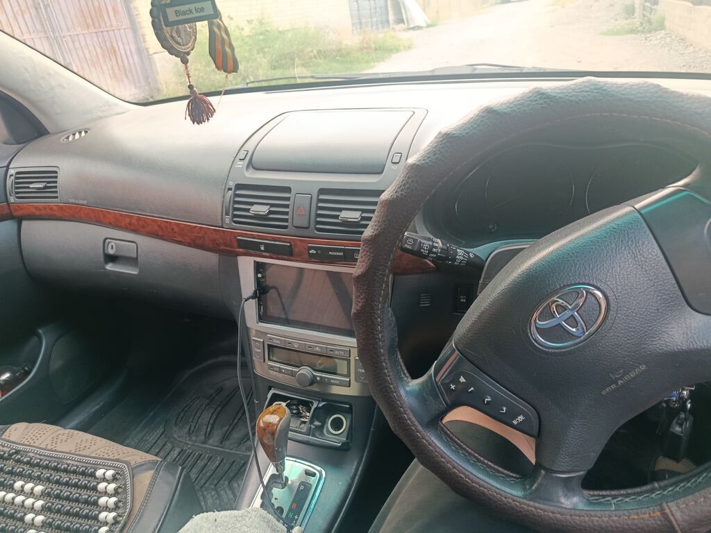 Toyota Avensis: 2003 г., 2 л, Автомат, Универсал: фото 4