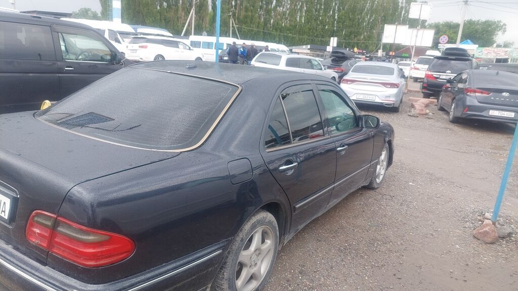 Mercedes-Benz E-Class: 2001 г., Седан: фото 3