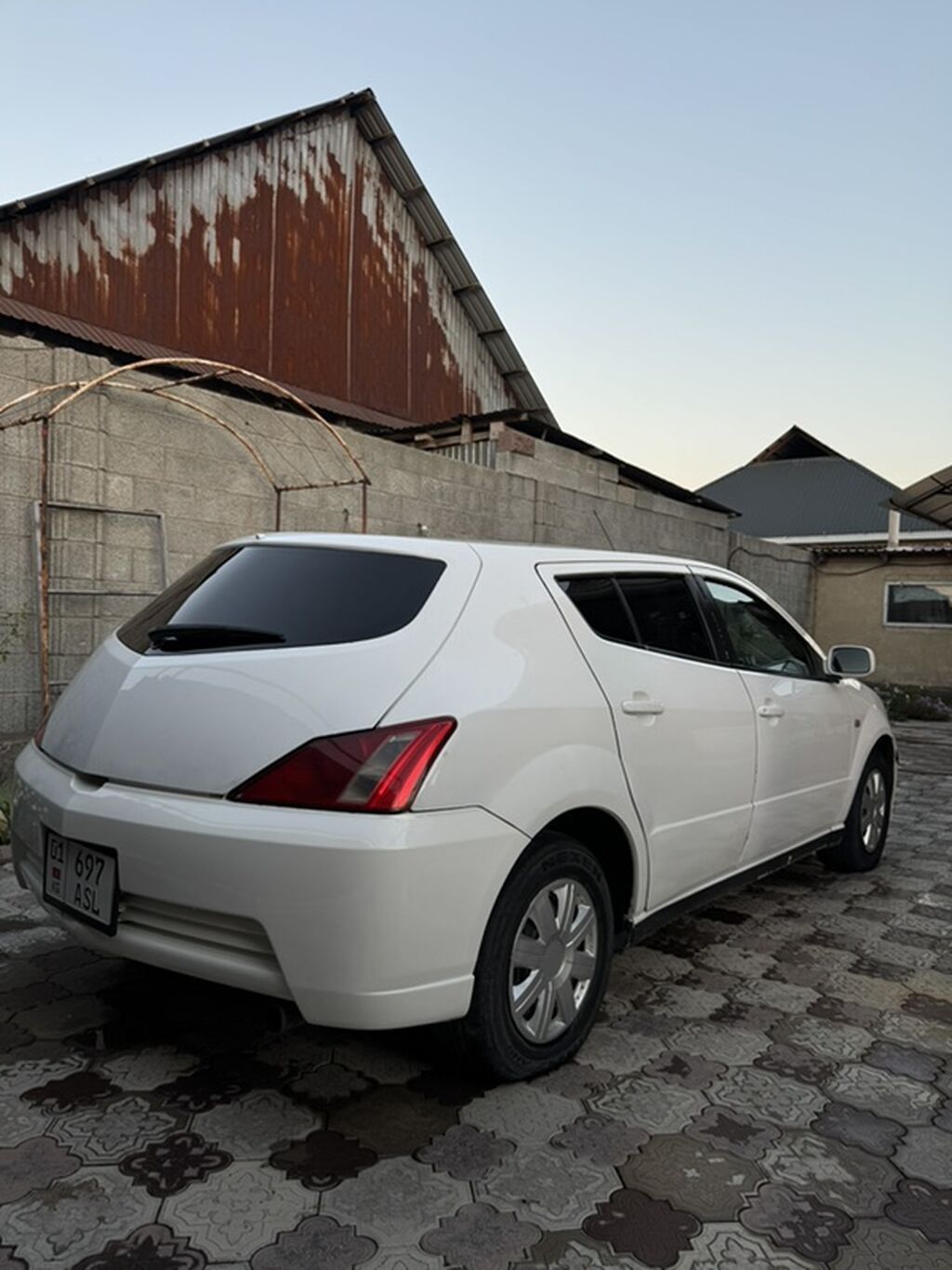Toyota WiLL: 2002 г., 1.5 л, Автомат, Бензин, Хэтчбэк: фото 4