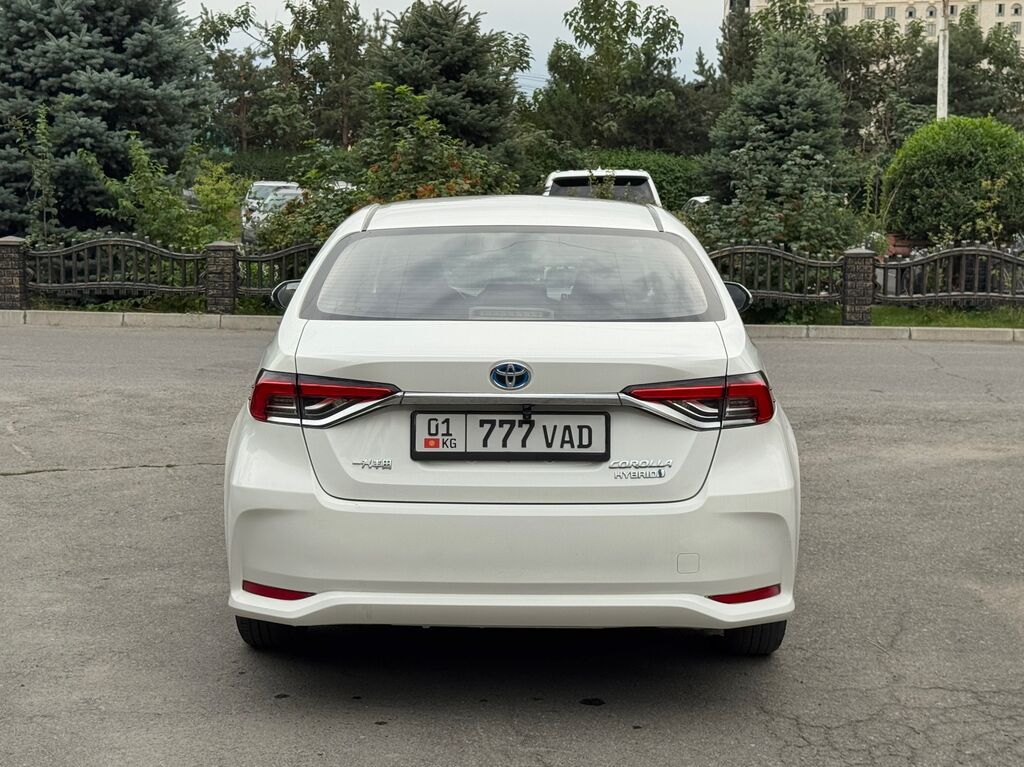 Toyota Corolla: 2021 г., 1.8 л, Вариатор, Гибрид, Седан: фото 5