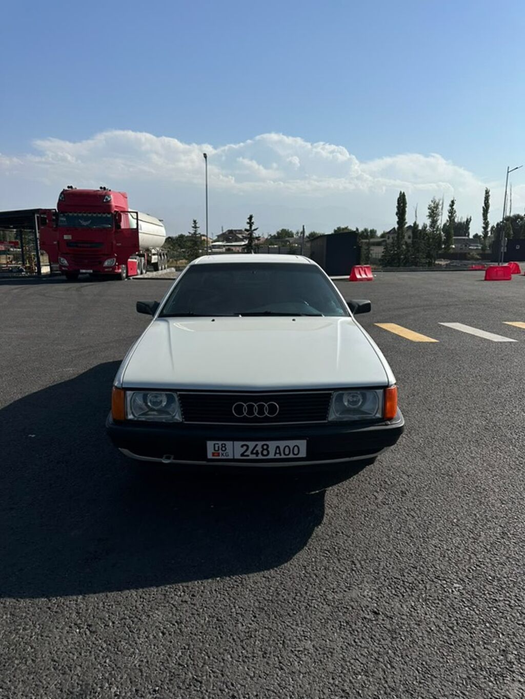 Audi 100: 1988 г., 0.2 л, Механика, Бензин, Седан: фото 1