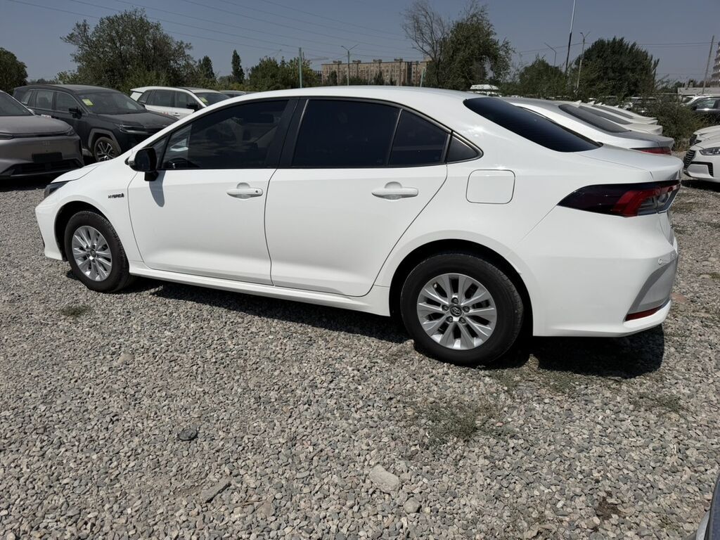 Toyota Corolla: 2022 г., 1.8 л, Автомат, Гибрид, Седан: фото 7