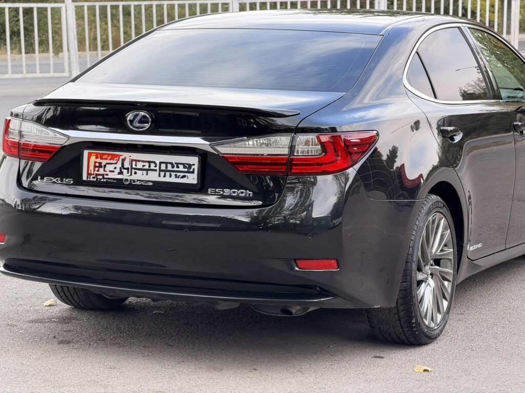 Lexus ES: 2017 г., 2.5 л, Гибрид, Седан: фото 4