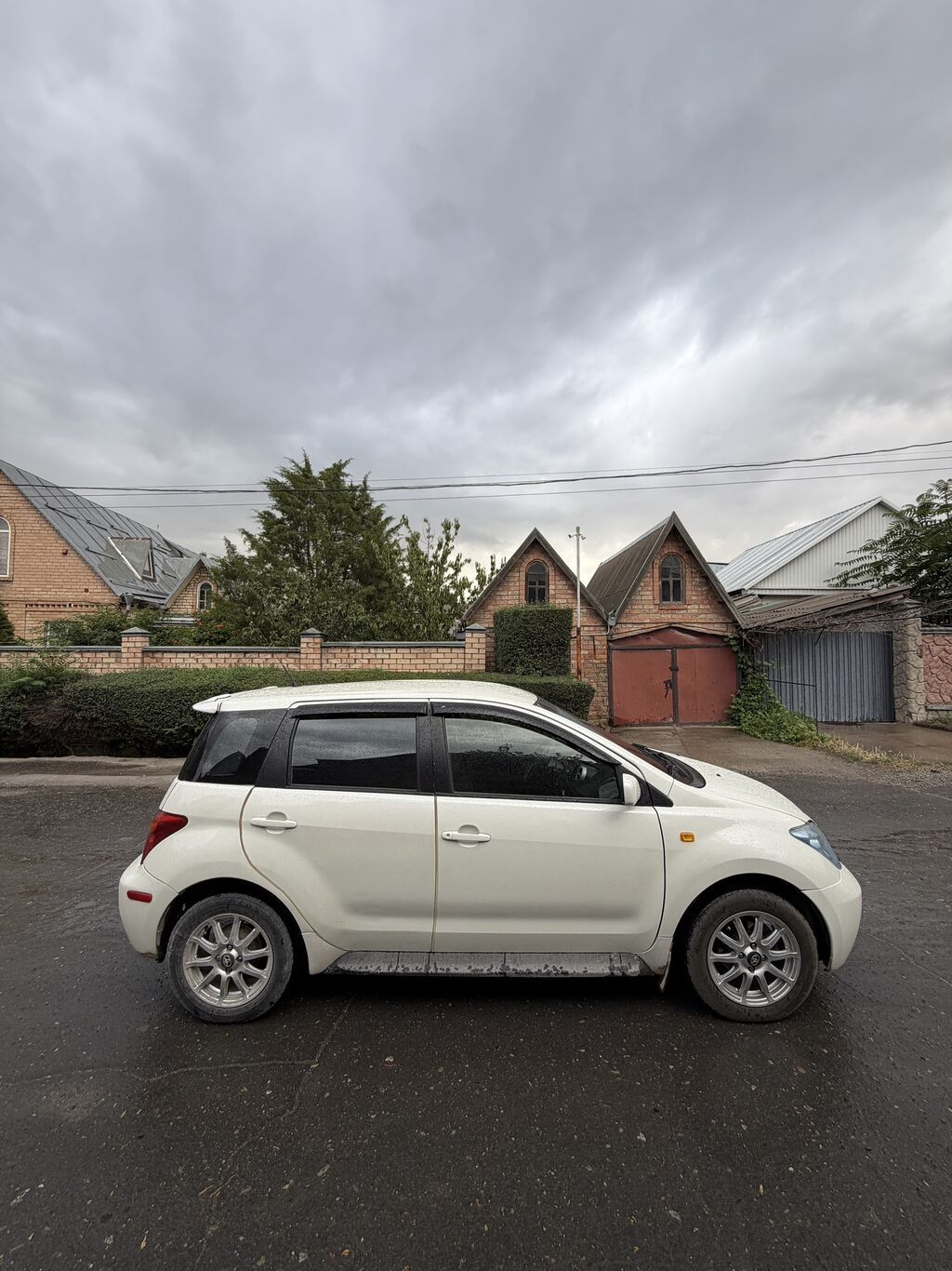 Toyota Ist: 2004 г., 1.5 л, Автомат, Бензин, Лифтбек: фото 5