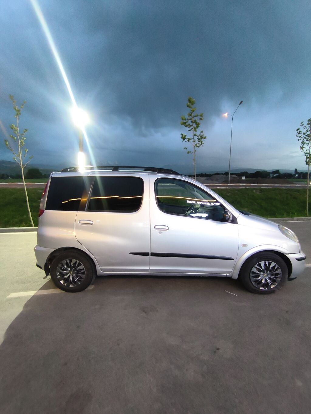 Toyota Funcargo: 2003 г., 1.5 л, Механика, Бензин, Универсал: фото 4