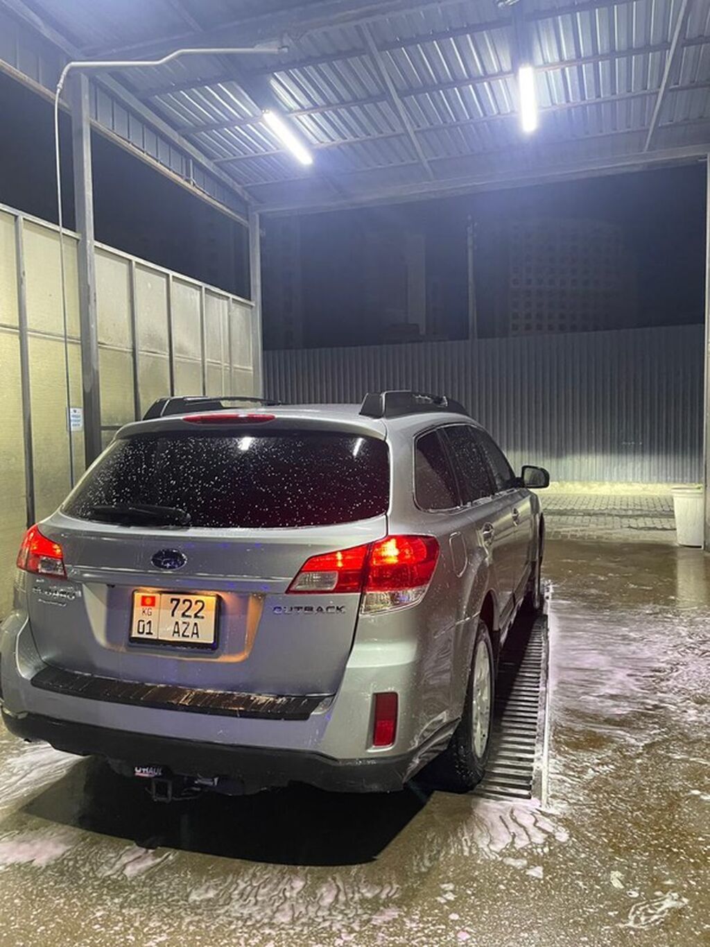 Subaru Outback: 2011 г., 2.5 л, Автомат, Универсал: фото 3