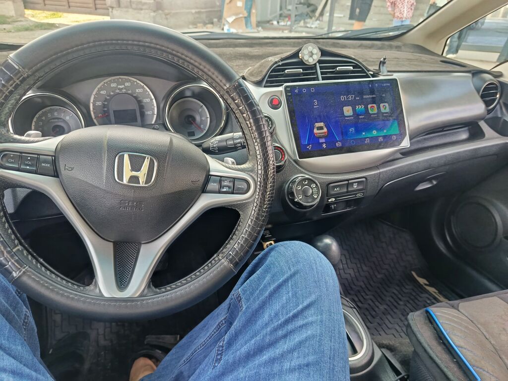 Honda Fit: 2011 г., Автомат, Бензин, Хэтчбэк: фото 4