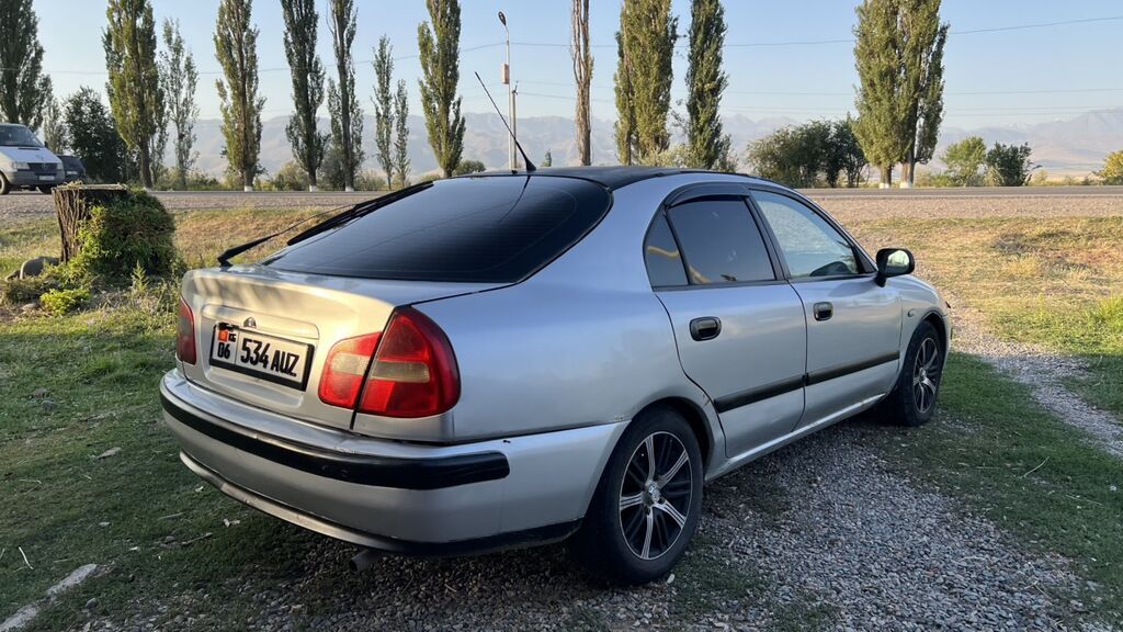 Mitsubishi Carisma: 2002 г., 1.6 л, Автомат, Бензин, Лифтбек: фото 5