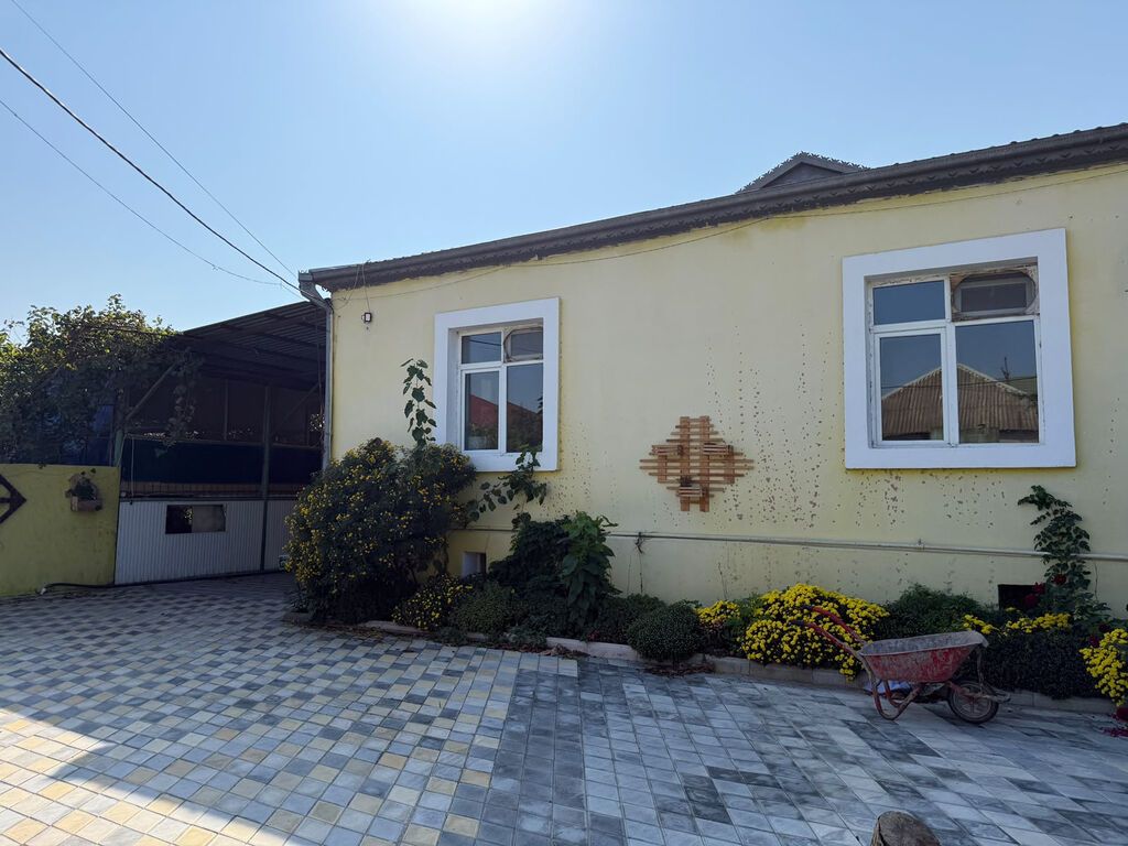 Bakı, Sabunçu qəs., 200 kv. m, 5 otaqlı, Hovuzlu, Qaz, Su, İnternet
