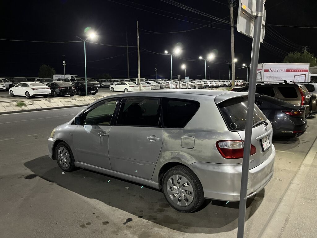 Toyota Ipsum: 2004 г., Автомат, Газ, Минивэн: фото 5