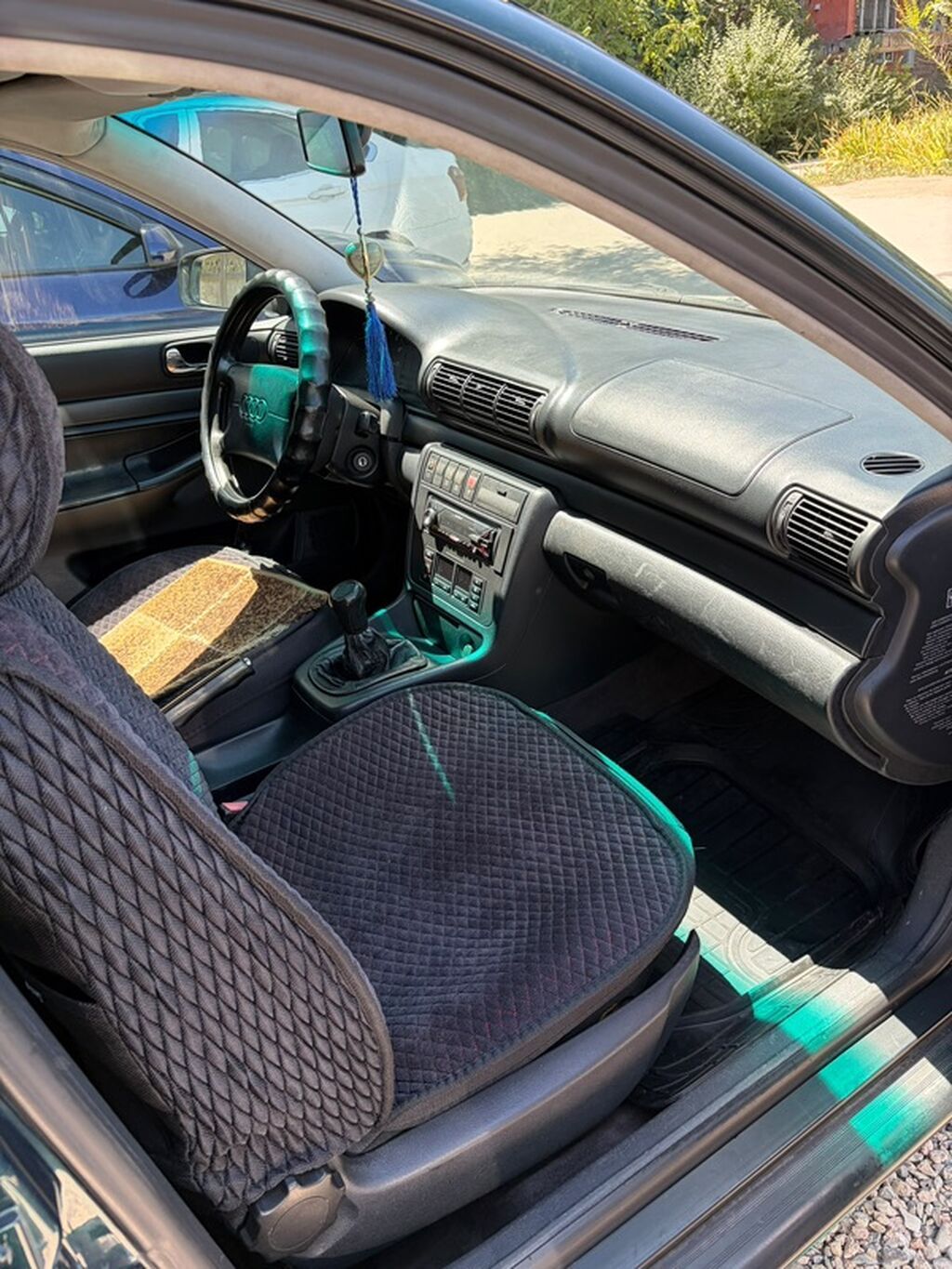 Audi A4: 1995 г., 1.8 л, Механика, Бензин, Седан: фото 4