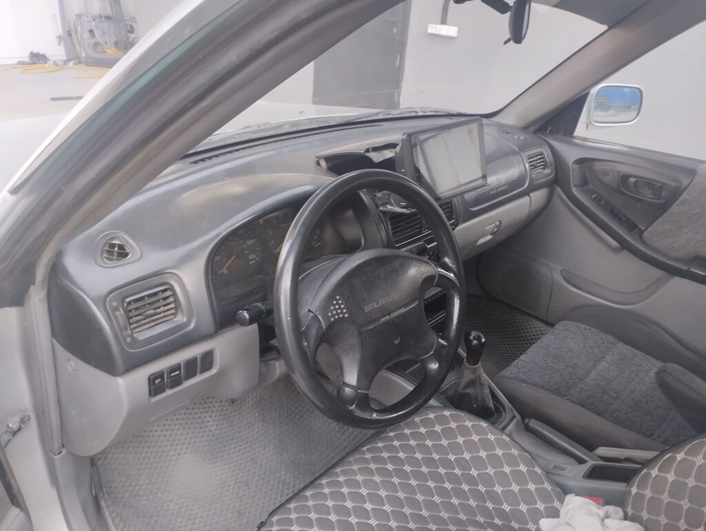 Subaru Forester: 2000 г., 2.5 л, Механика, Бензин, Кроссовер: фото 2