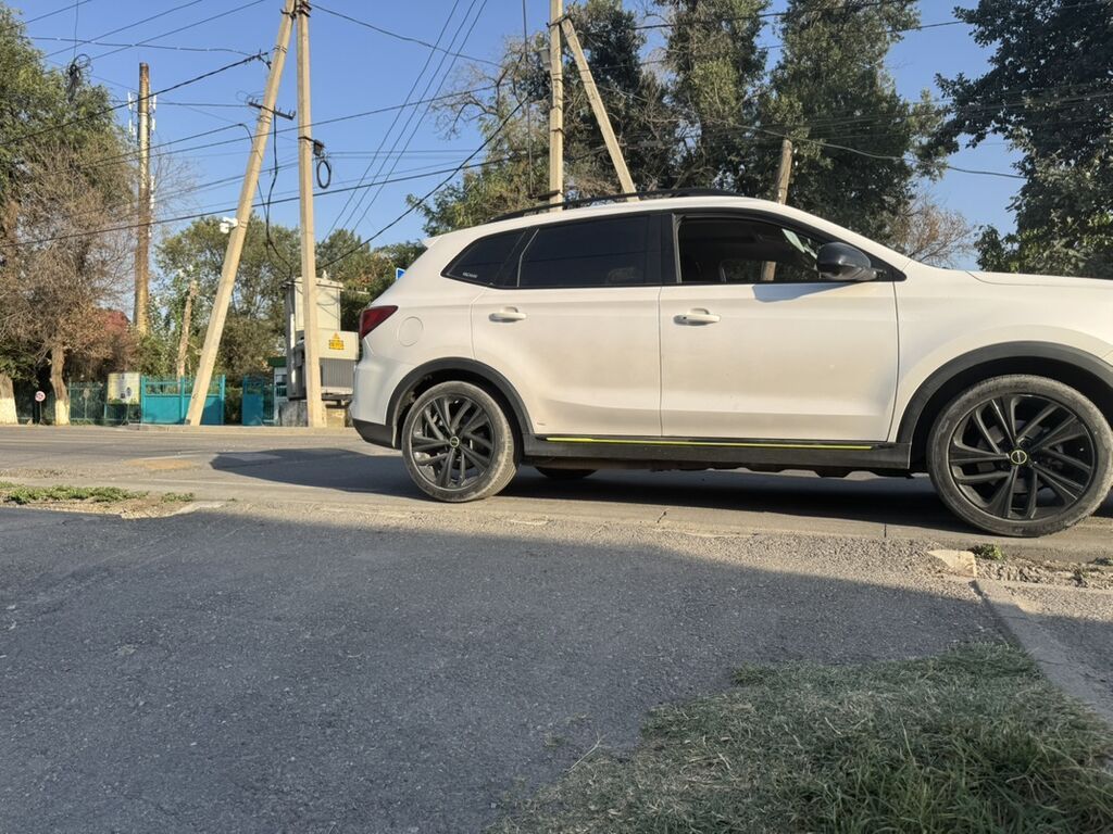 Roewe RX5: 2021 г., 1.5 л, Электромобиль, Кроссовер: фото 4