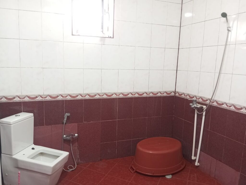Mehdiabad 7 otaqlı, 204 kv. m, Orta təmir