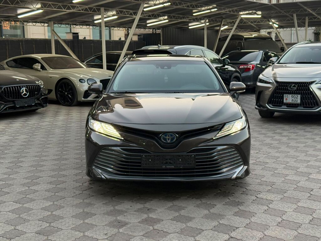 Toyota Camry: 2018 г., 2.5 л, Автомат, Гибрид, Седан: фото 8