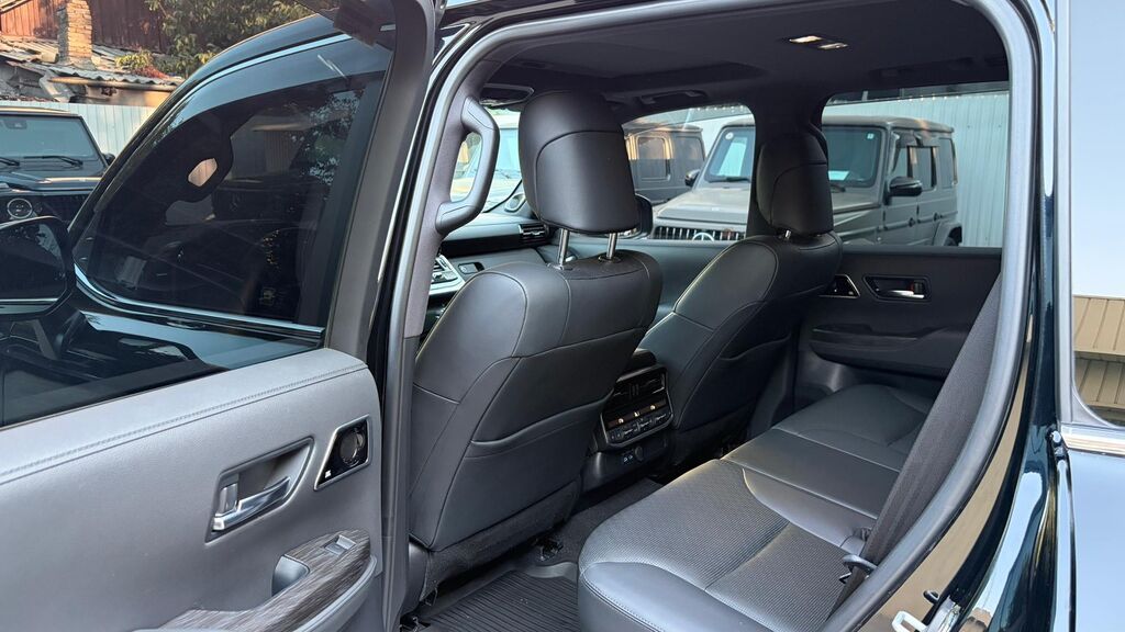 Toyota Land Cruiser: 2022 г., 3.5 л, Автомат, Бензин, Внедорожник: фото 7
