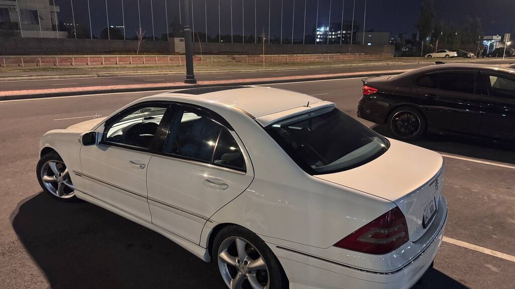 Mercedes-Benz C-Class: 2005 г., 1.8 л, Механика, Бензин, Седан: фото 4